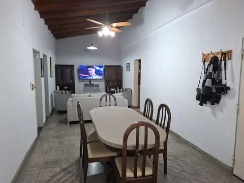 Casa 4 ambientes con 1 baño