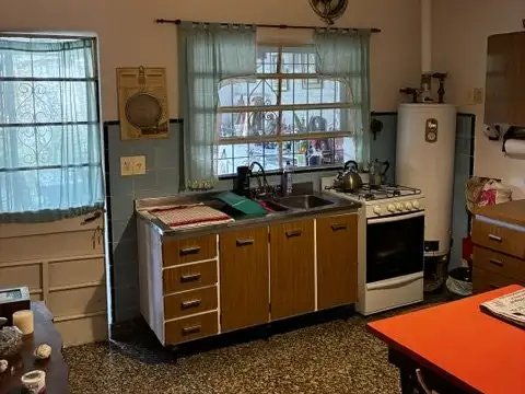 Casa 2 ambientes con 1 baño
