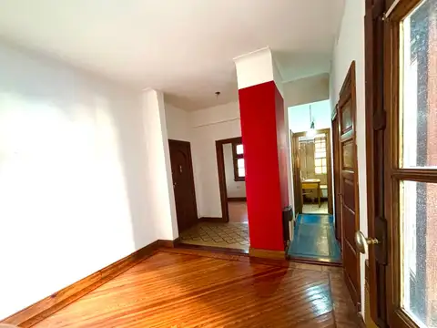 Avenida Hipólito Yrigoyen 2400