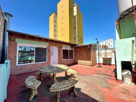 VENTA PH 4 AMBIENTES AVELLANEDA CON QUINCHO
