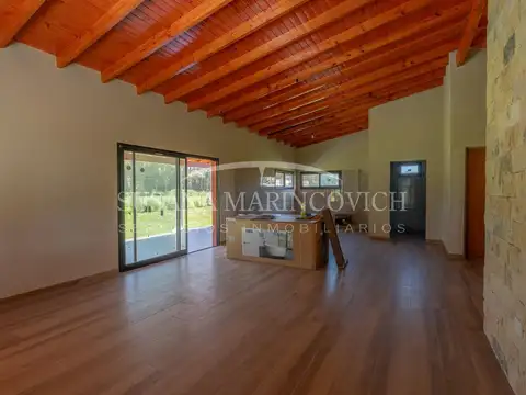 Casa 3 ambientes con 2 baños