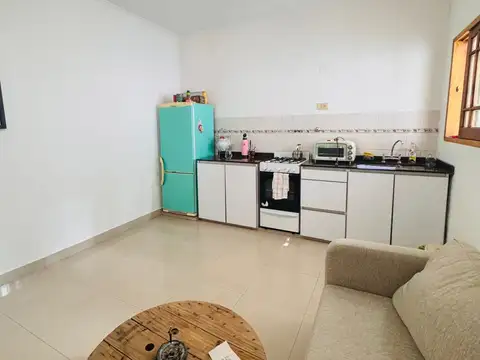 Casa 2 ambientes con 1 baño