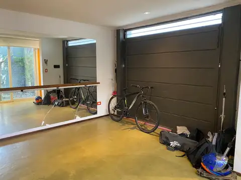 Casa 6 ambientes con 1 baño