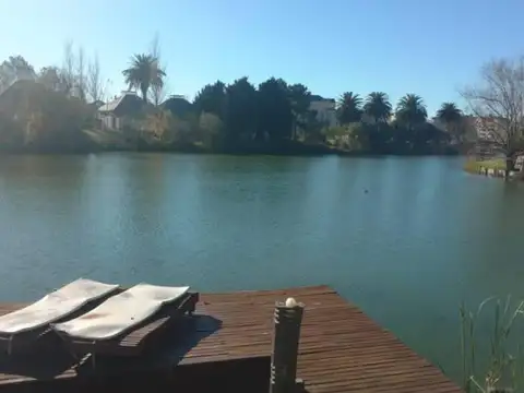 Casa 4 ambientes con 4 baños