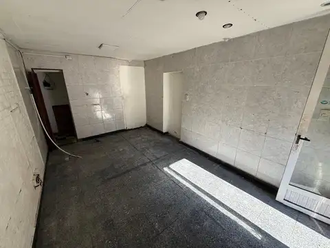 Local en Alquiler en Villa Lynch, $ 550.000