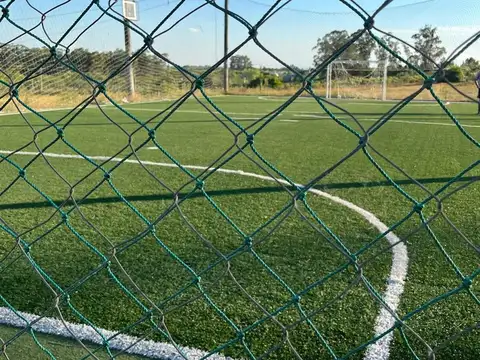 Chacra con Complejo Deportivo