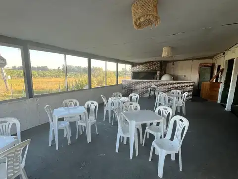 Chacra con Complejo Deportivo