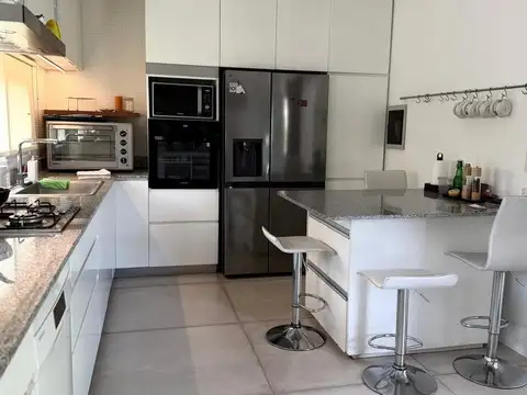 Casa en Alquiler Temporal en Los Abedules, USD 3.000