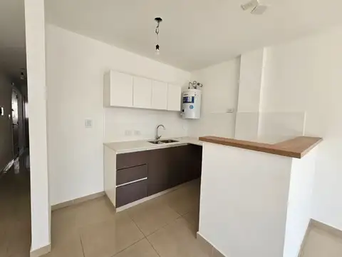 11 e/ 38 y 39 300