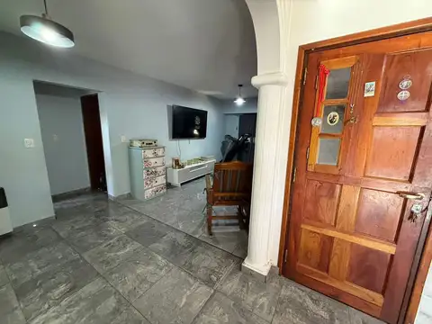 Casa 3 amb. cochera, patio y terraza en Llavallol