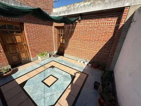 Casa 3 ambientes con 2 baños