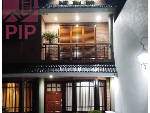 TRIPLEX COQUETO E IMPECABLE DE 4 AMBIENTES