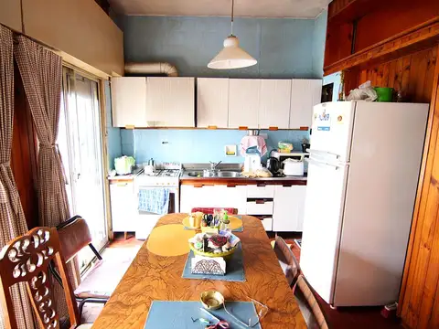 Casa 5 ambientes con 2 baños