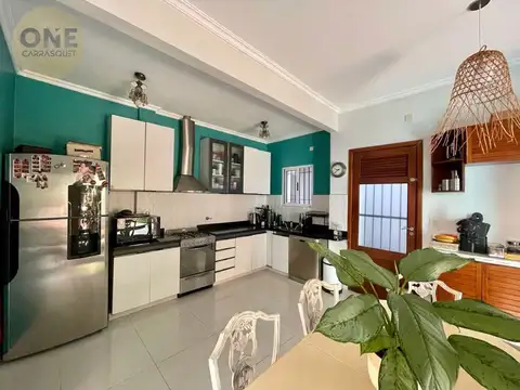 Casa 5 ambientes con 2 baños