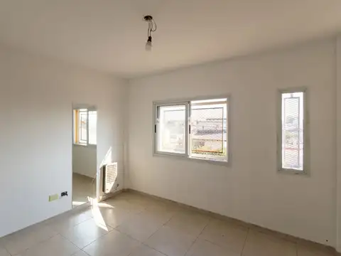 Depto Tipo Casa en Venta de 2 ambientes