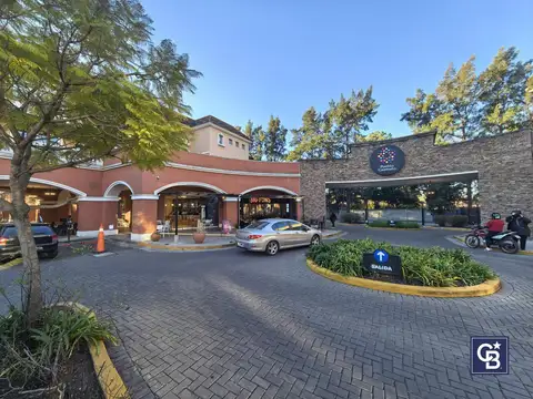 Venta Local con Renta Ideal inversión en Centro Comercial Pueblo Caamaño, Pilar