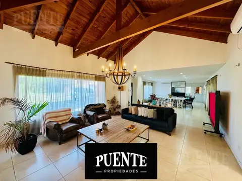 Casa en Barrio Fincas de San Vicente Golf  Venta - Alquiler Amueblado
