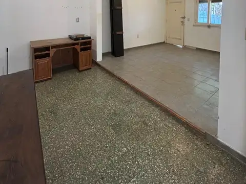 Depto Tipo Casa en Venta 50 años