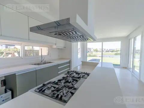 Casa en Venta en El Canton - Norte, USD 535.000