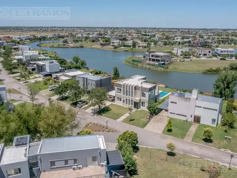 Av de los Lagos El Canton