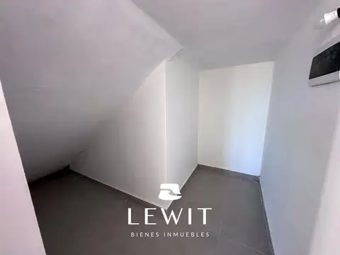 Depto Tipo Casa 6 ambientes con 2 baños