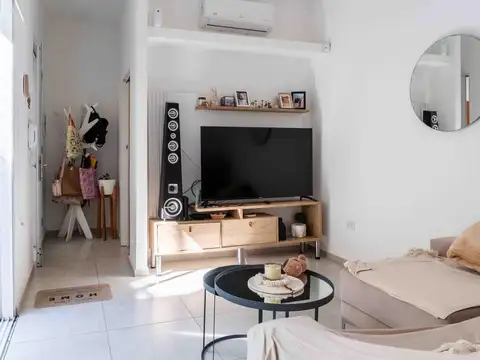 Depto Tipo Casa 4 ambientes con 2 baños