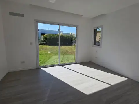 Casa en Venta con 6 cocheras