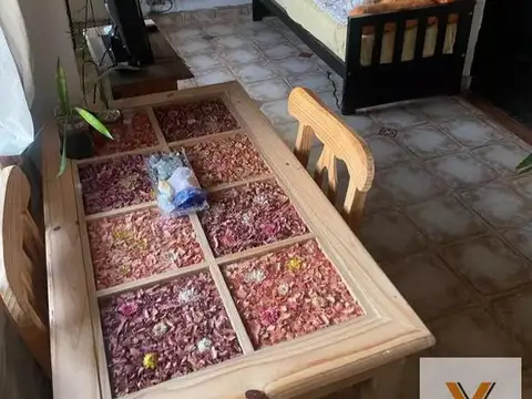 Casa 7 ambientes con 2 baños