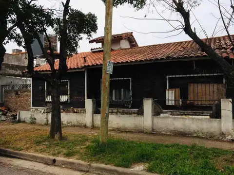 SE VENDE CHALET DE 3 AMBIENTES