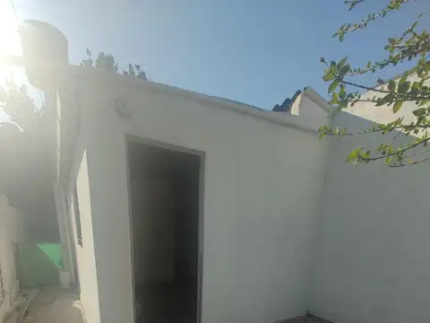 Departamento al fondo con patio
