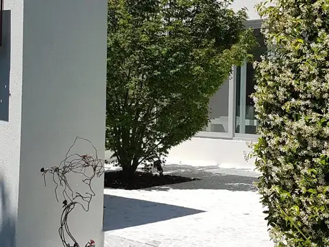 Casa en Alquiler Temporal con 2 cocheras
