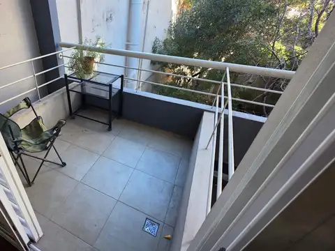 Excelente monoambiente al contrafrente con balcon!