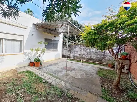 PH  3 AMBIENTES EN VENTA EN BERNAL CON PATIO
