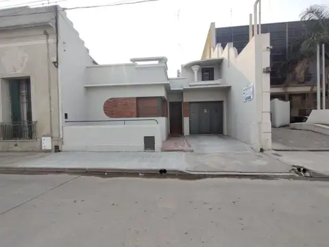 ARECO - CASA CASCO HISTORICO - 3 dorm - 2 baños - garage -