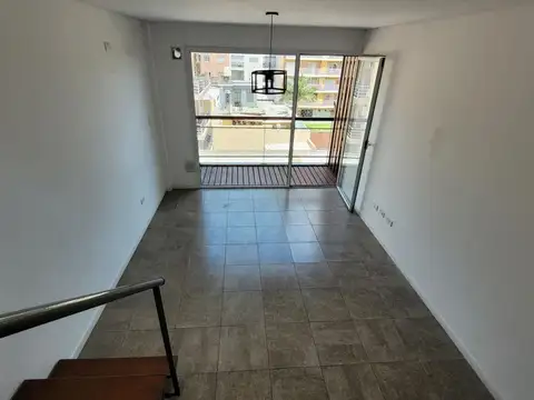 Departamento en Alquiler en Villa Ballester, $ 680.000