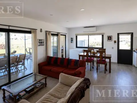 Casa en Venta en Pilar del Este - Santa Lucia, USD 170.000