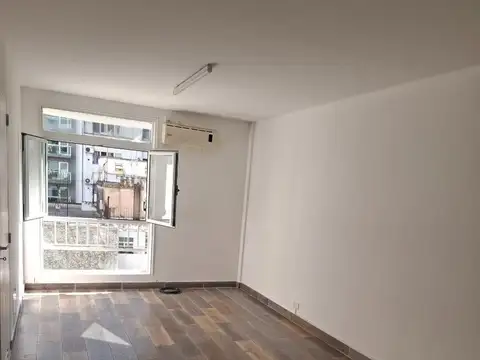 RETASADO PAQUETE   Muy linda oficina en Recoleta