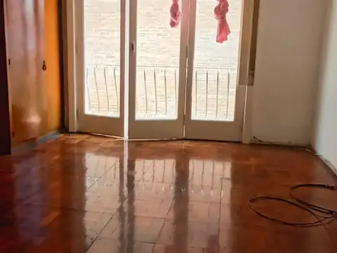 Carlos Calvo 1800, Piso 2