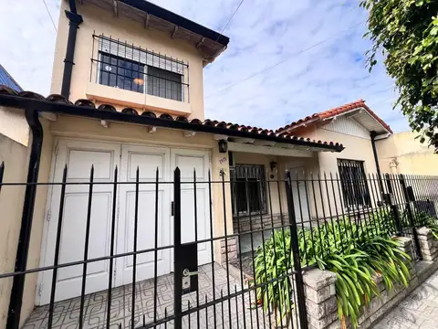 Excelente chalet de 5 ambientes, en el corazón de Olivos Golf.