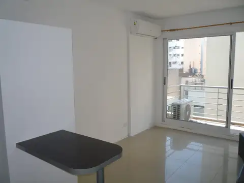 EXCELENTE MONOAMBIENTE  DIVIDIDO CON BALCON APTO PROFESIONAL