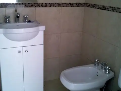 Departamento en Alquiler con 1 cocheras