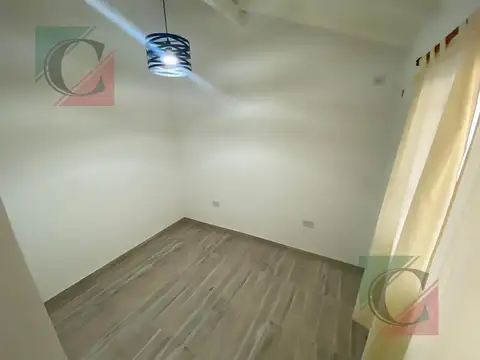 Depto Tipo Casa en Venta en Valentin Alsina, USD 70.000
