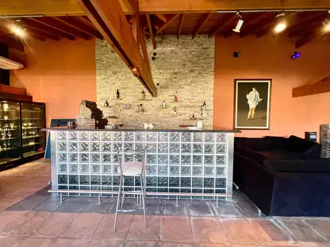 Casa 5 ambientes con 3 baños