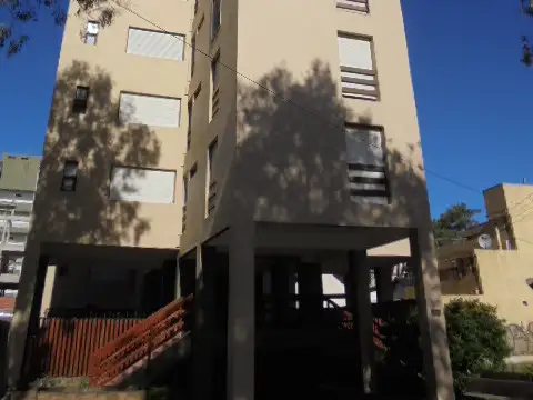 LA RIOJA 3000, Piso 1