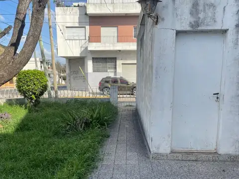 casa 3 ambientes cochera jardin