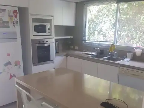 Casa 7 ambientes con 3 baños