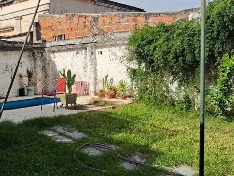 Casa 2 ambientes con 1 baño