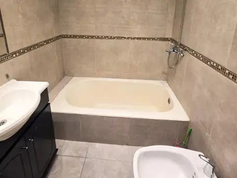 Depto Tipo Casa en Alquiler en Villa Lynch, $ 795.000