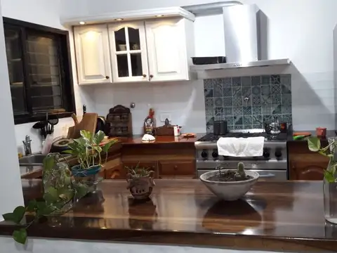 Casa en Venta en Lomas De Zamora, USD 92.000