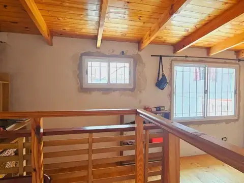 VENTA CASA 3 AMB + DEPTO 2 AMB IDEAL MULTIFAMILIAR